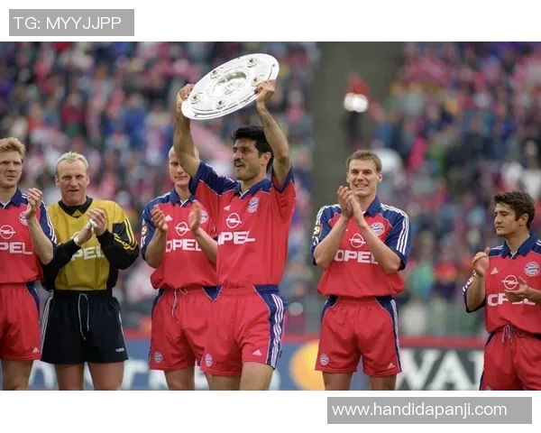 拉腊与克鲁塞罗激战正酣谁能在这场对决中笑到最后