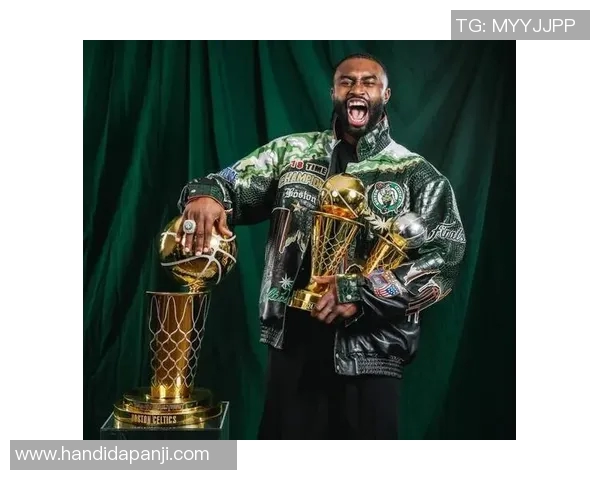 杰伦布朗如何在NBA赛场上展现领袖风范与卓越才华