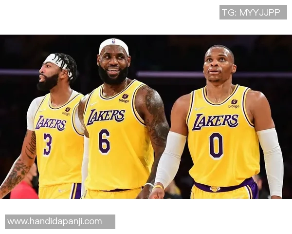 汉密尔顿与帕尔蒂克的精彩对决分析与赛季展望