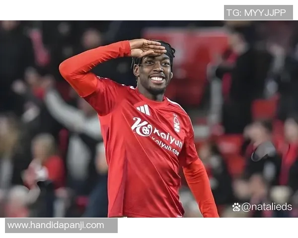 利物浦与阿森纳激战正酣双方争夺英超积分榜关键战役