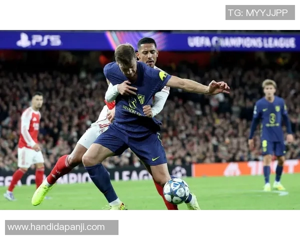 国米与多特首发阵容揭晓谁能在欧冠赛场上笑到最后