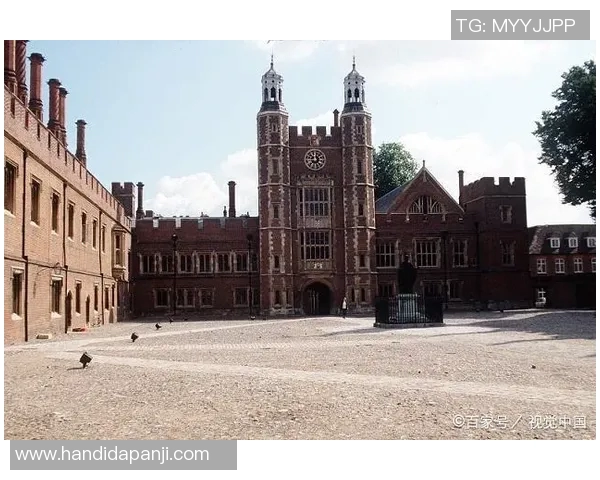 贝兹尔与巴黎F的激烈对决揭示足球战术与实力的较量