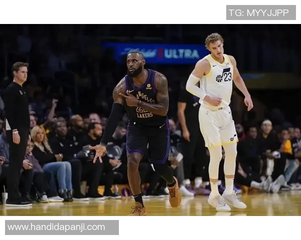 湖人对爵士精彩比赛录像回顾及赛后分析分享