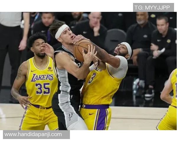 湖人马刺加时赛激战回顾球员表现与战术分析全景呈现